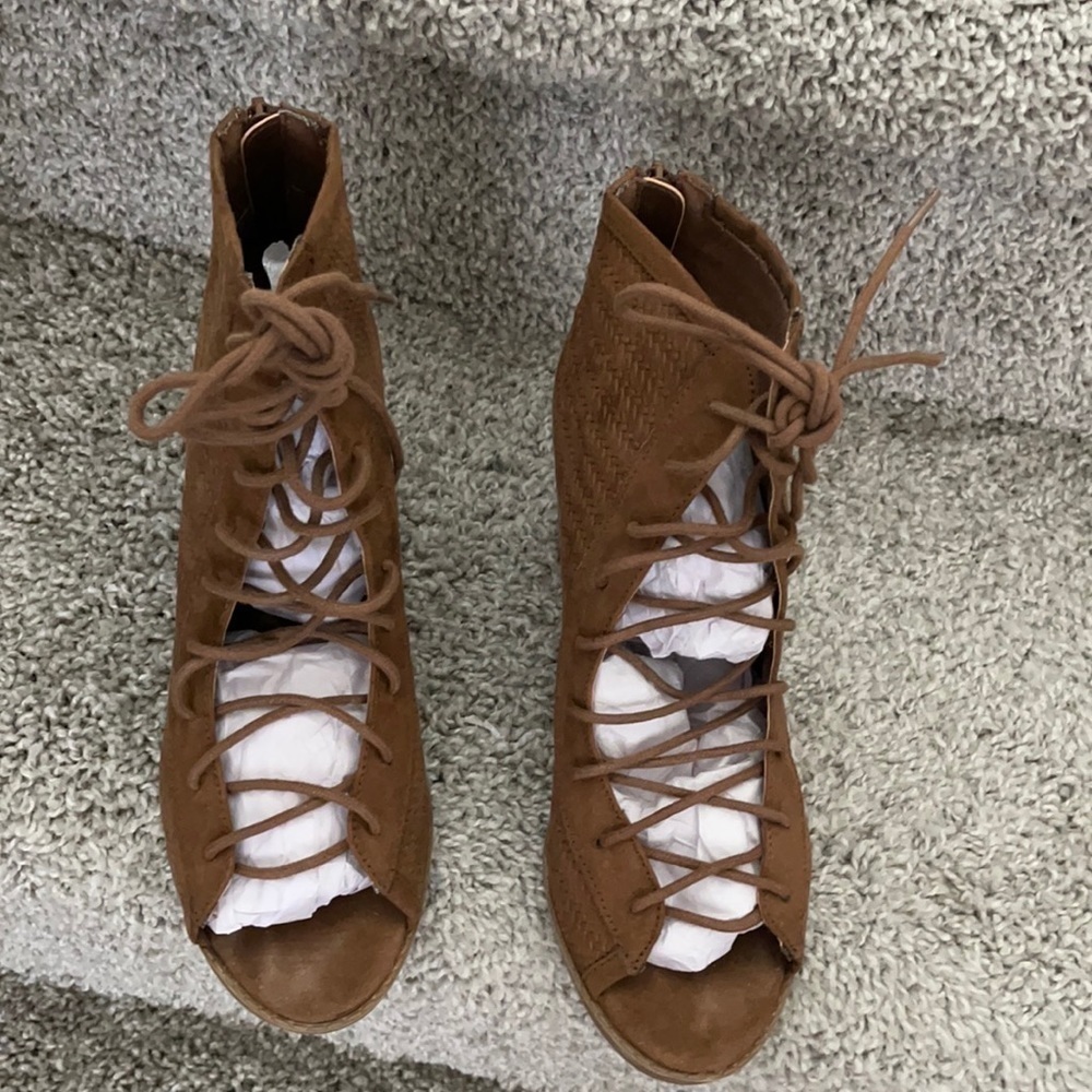 Cognac Sandals - Picture 1 of 5